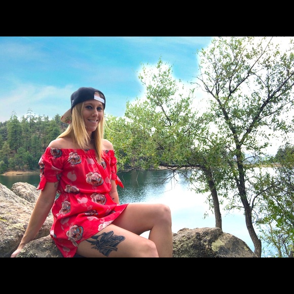 Meet your Posher, Lauren - Picture 10 of 10